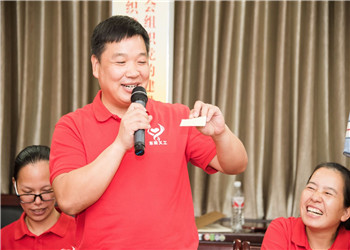 陳斌：公益是一種信仰  ，何樂不為  ？