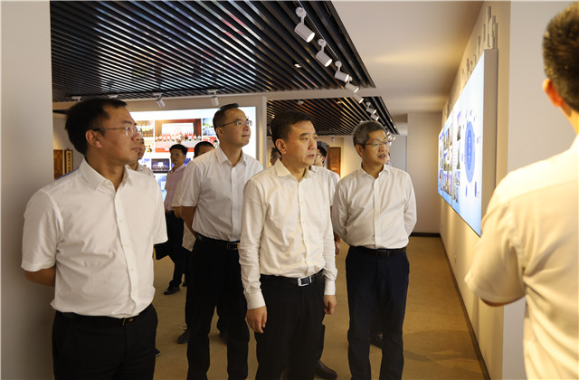 浙江省科技廳廳長(zhǎng)高鷹忠一行到尊龍凱時(shí)人生就是贏控股集團(tuán)調(diào)研