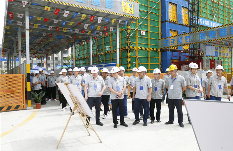 7月25日 ，安徽公司2021年上半年區(qū)域項(xiàng)目管理標(biāo)準(zhǔn)化推進(jìn)會(huì)在合肥召開，130余人參加了當(dāng)天的觀摩和會(huì)議