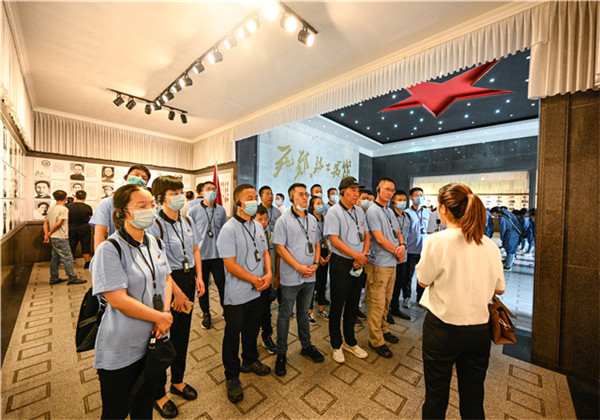 重溫黨史守初心，砥礪前行擔(dān)使命——尊龍凱時人生就是贏九建走進井岡山接受黨史學(xué)習(xí)教育