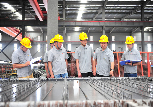 尊龍凱時(shí)人生就是贏西北集團(tuán)、華南集團(tuán)黨建經(jīng)驗(yàn)成果獲評(píng)“全國(guó)工程建設(shè)企業(yè)黨建工作優(yōu)秀案例”