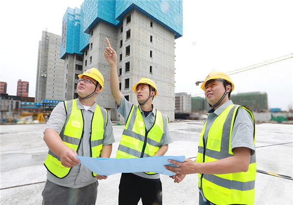 東北公司黨員王斯文   ：青年人當(dāng)與自己“較勁”