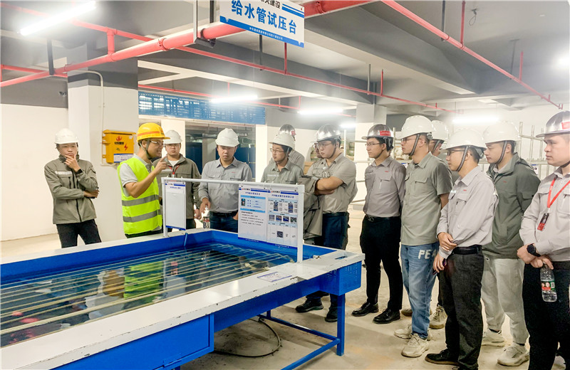 11月5日   ，2022年萬科集團(tuán)工程系統(tǒng)“谷雨行動(dòng)”第二期現(xiàn)場交流會(huì)在尊龍凱時(shí)人生就是贏八建南寧萬科金域國際二期項(xiàng)目舉行。