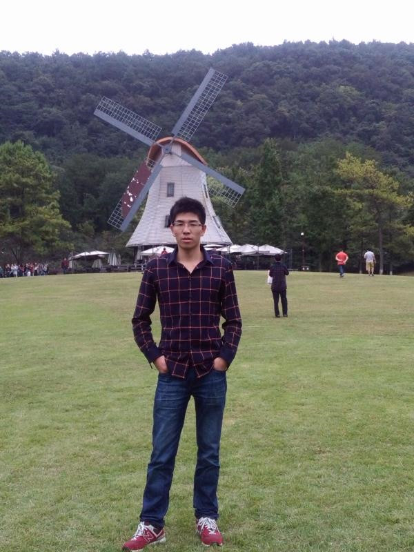 1676269399591855c31v.jpg 毛彥東生活照.jpg